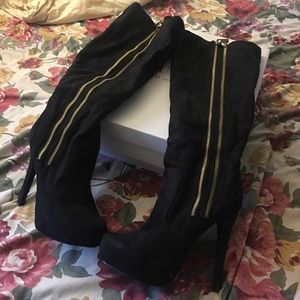 Women sued high heels boots size 8.5